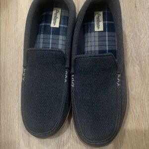 Dearfoams Men's Gray Herringbone Memory Foam Slippers